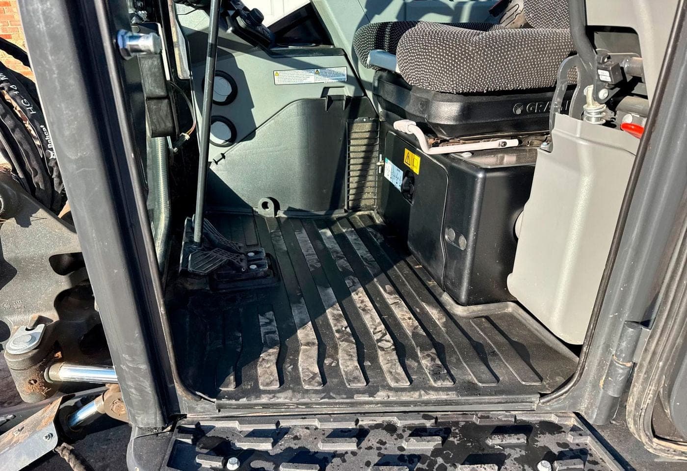 2024 Bobcat E48